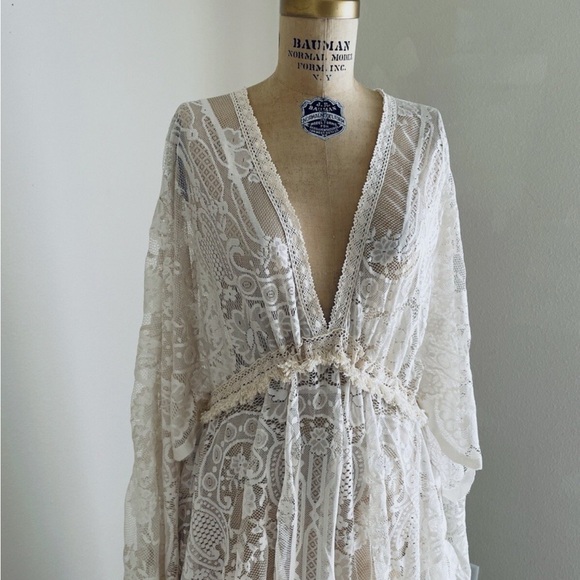 Boho Vintage Lace Wedding Dress - Picture 3 of 5